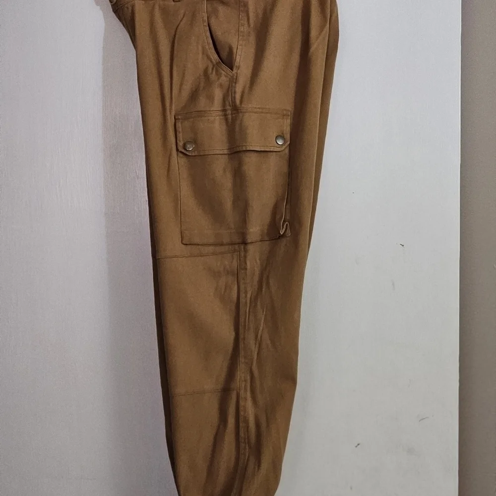 Hot & Delicious Cargo Joggers - Picture 3 of 5